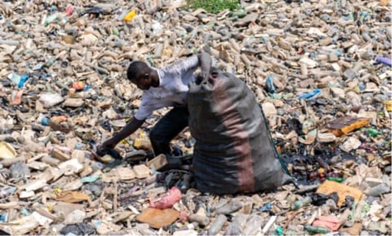 “Alexander Clapp’in Waste Wars incelemesi – çöp hakkındaki çirkin gerçek”