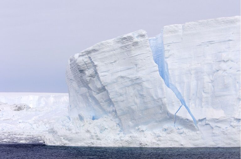 Antartika buzulu, modern tarihin en hızlı geri çekilmesini gösteriyor