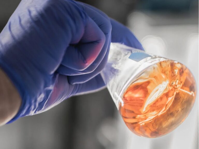 Yapay Zeka Patlamasının Bir Bakır Sorunu Var. Çözüm Mikroplar mı?